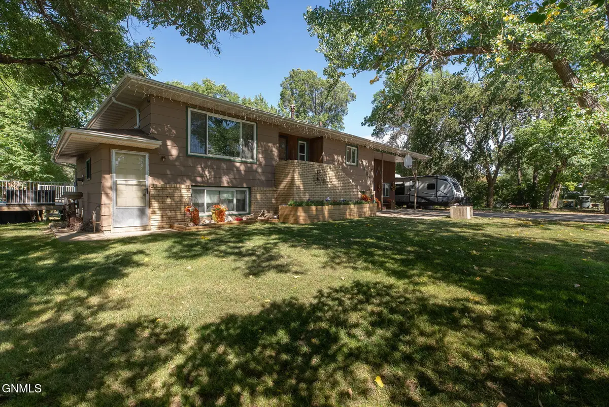 5280 17th Avenue Ne, Bismarck, ND 58501 - #1