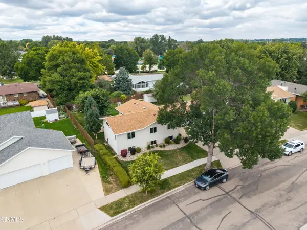 1524 Omaha Drive, Bismarck, ND 58504