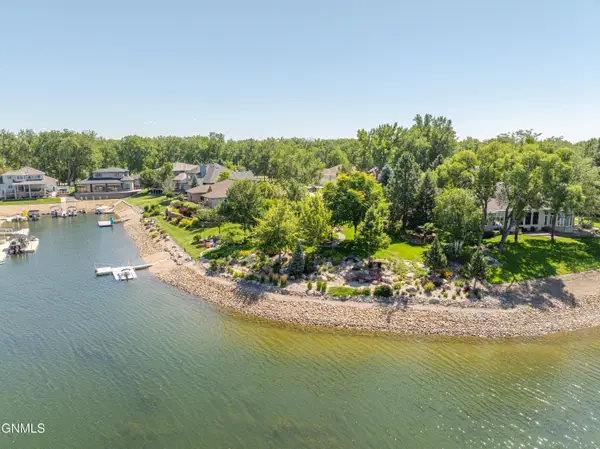 1534 Buccaneer Place, Bismarck, ND 58504