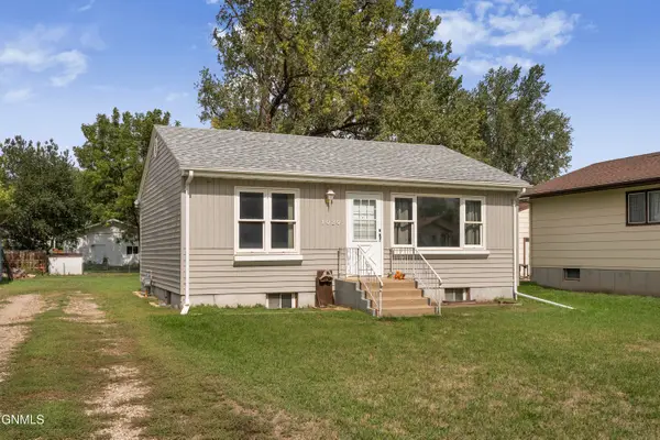 1020 Lincoln Avenue, Bismarck, ND 58504