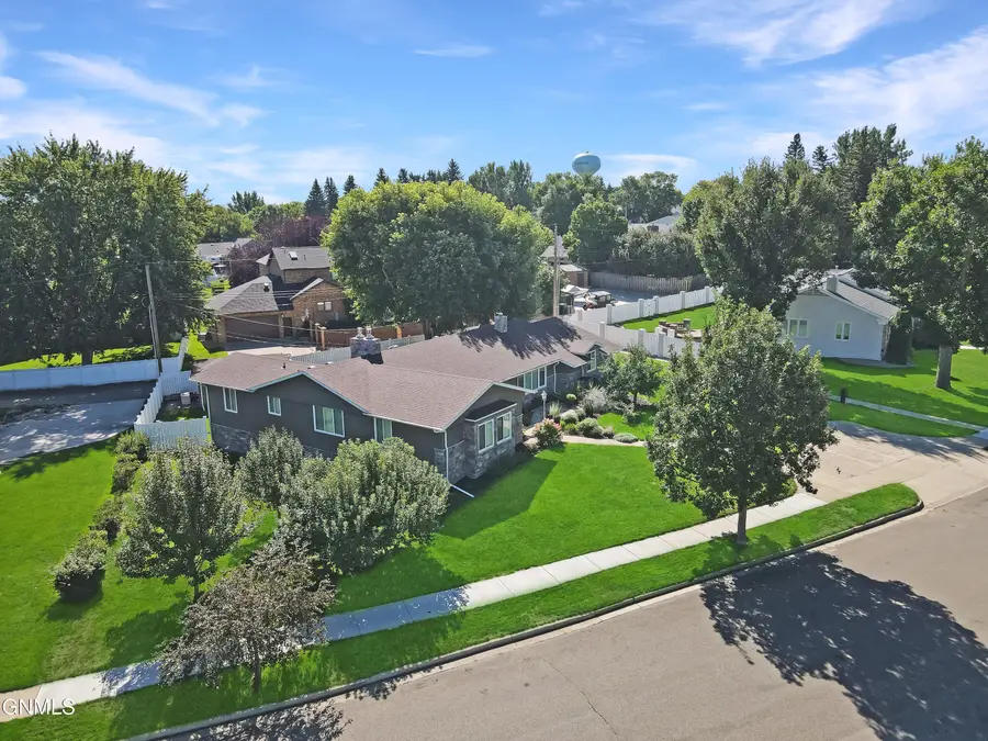 1616 4th Avenue E, Williston, ND 58801 - #2