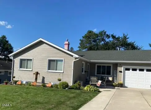 2116 Avenue E, Bismarck, ND 58501 - #1