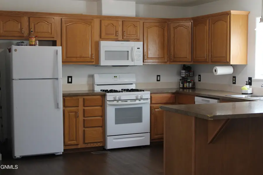 1305 Pioneer Trail, Mandan, ND 58554 - #3