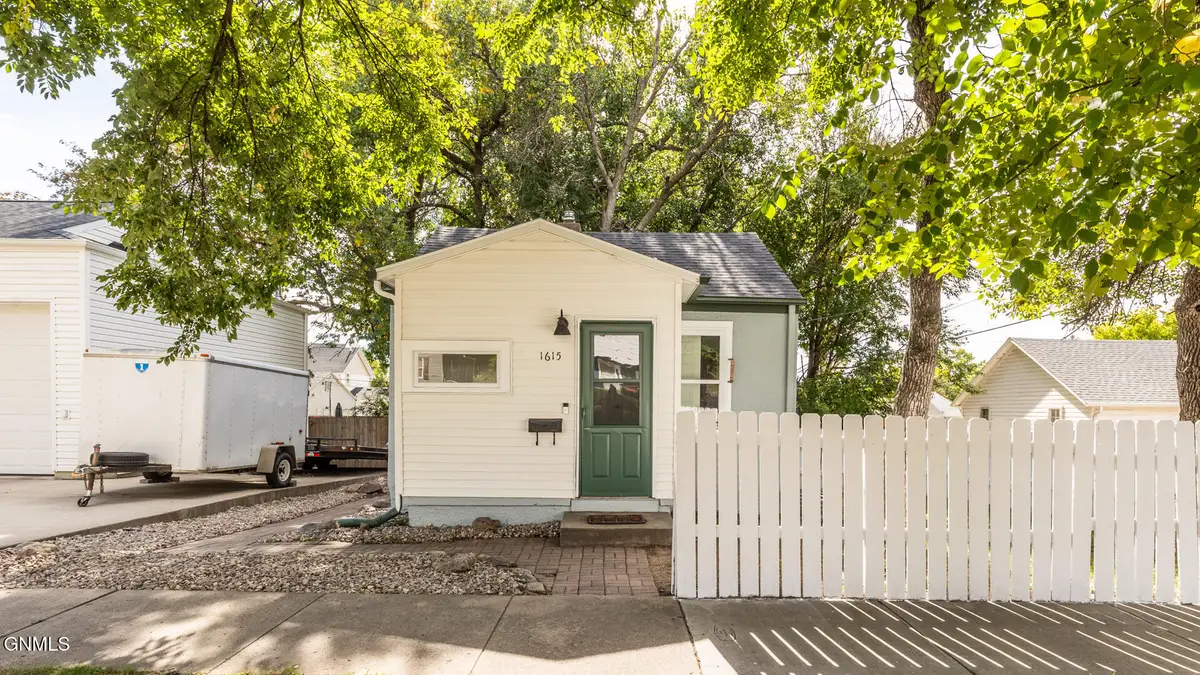 1615 E Avenue B, Bismarck, ND 58501 - #1