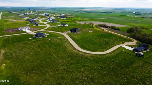 6954 Rockridge Drive, Bismarck, ND 58503