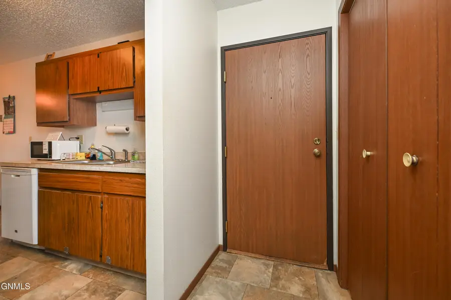 665 23rd Street W #3, Dickinson, ND 58601 - #3
