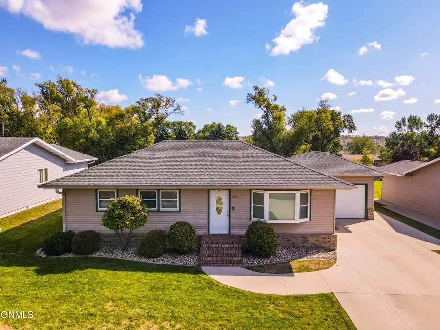 1230 Central Avenue N, Valley City, ND 58072 - #2