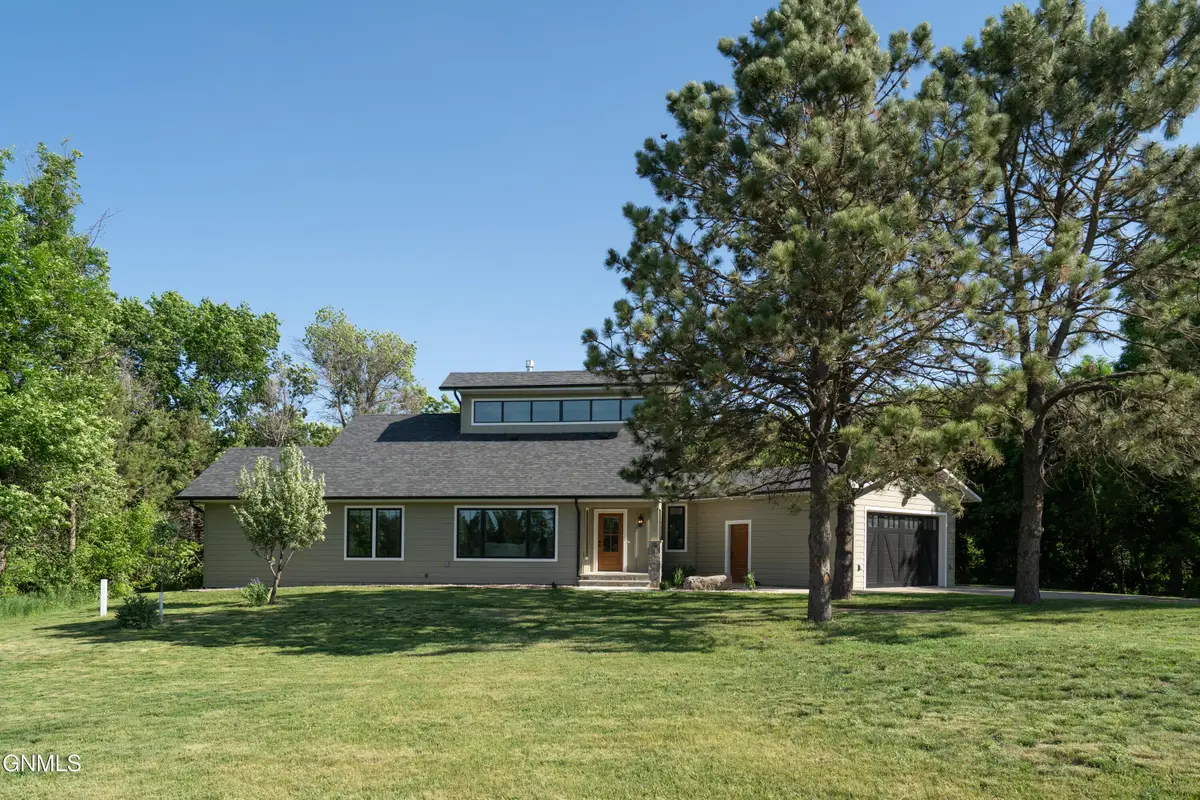 5050 123rd Avenue Ne, Bismarck, ND 58503 - #1