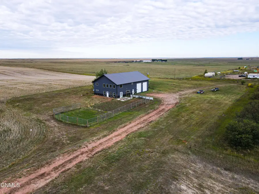 15112 53rd Street Nw, Williston, ND 58801 - #2