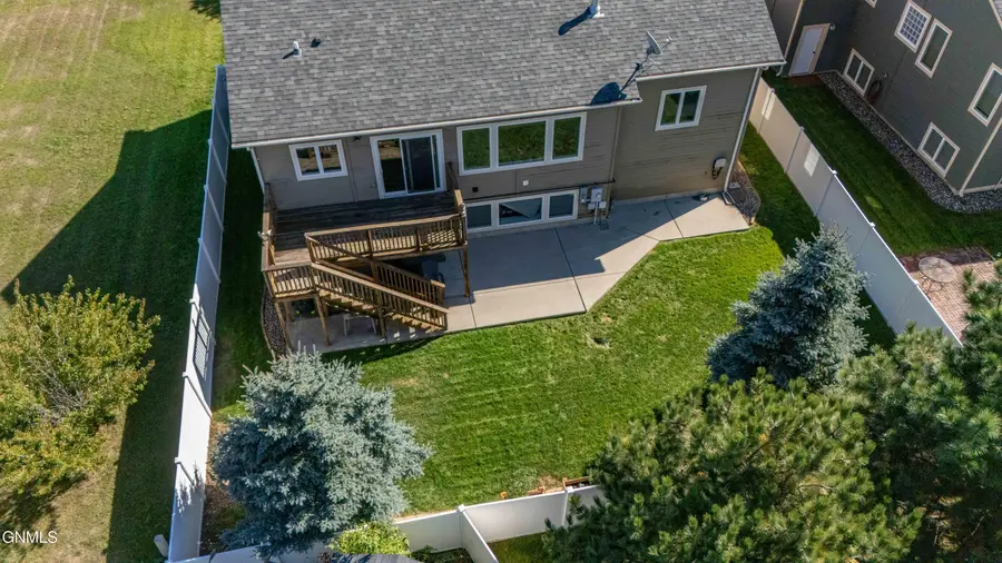 817 15th Avenue E, Dickinson, ND 58601 - #3