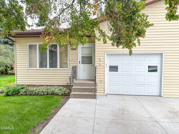 2949 Manitoba Lane, Bismarck, ND 58503