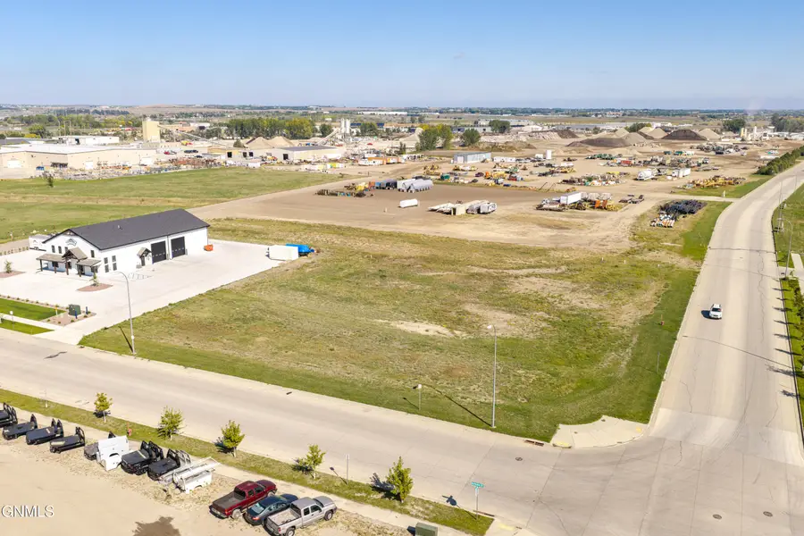 3102 Morrison Avenue, Bismarck, ND 58504 - #3