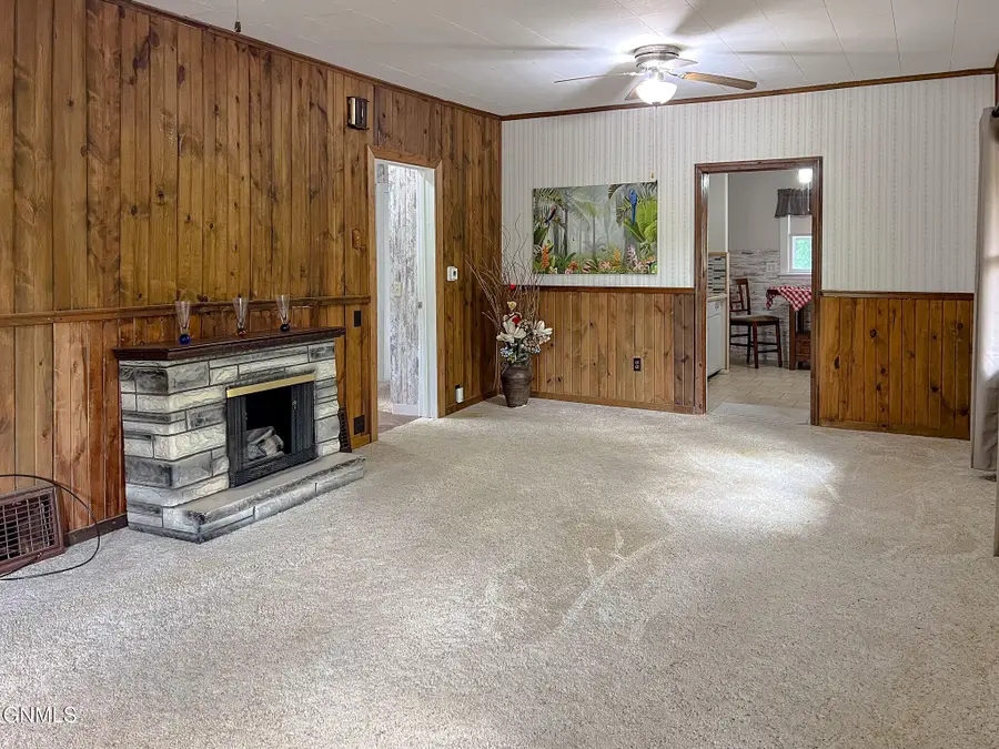 708 5th Avenue Nw, Mandan, ND 58554 - #2