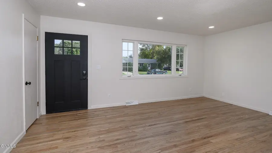 335 W Ingals Avenue W, Bismarck, ND 58504 - #3