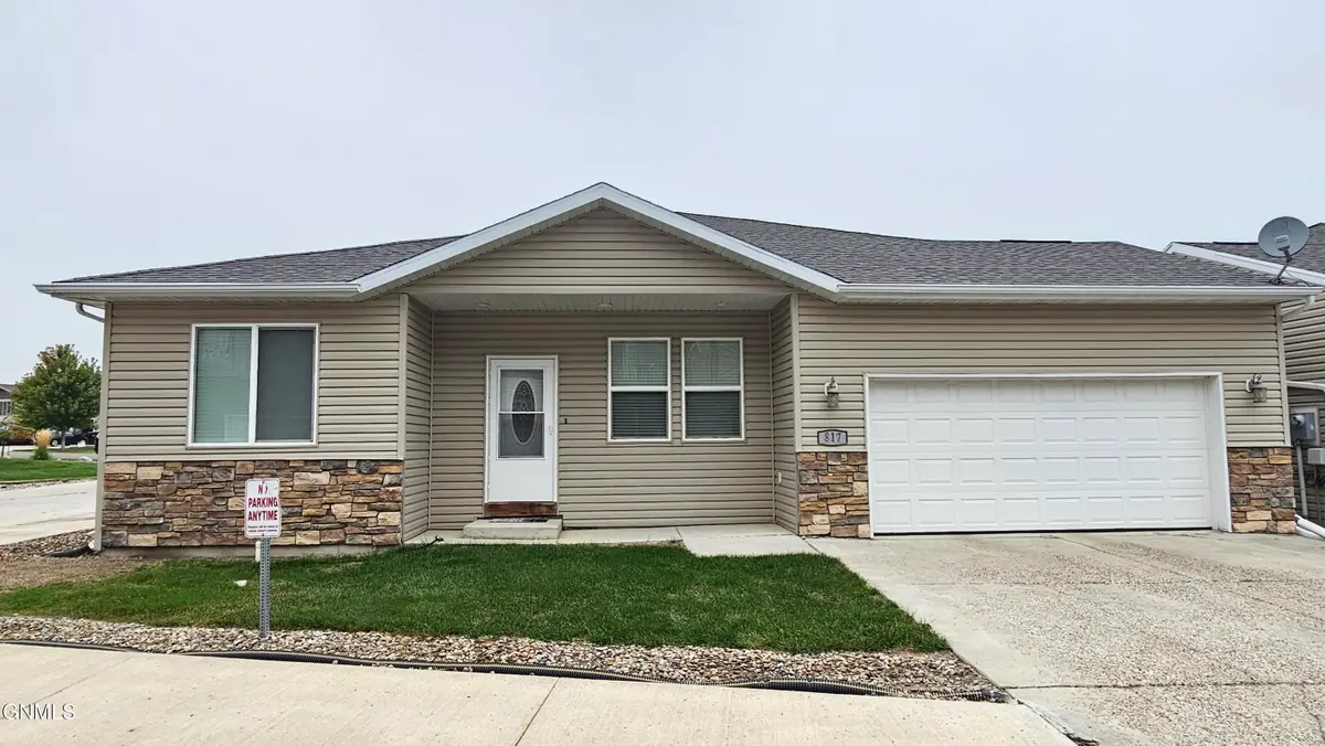817 Canada Avenue, Bismarck, ND 58503 - #1