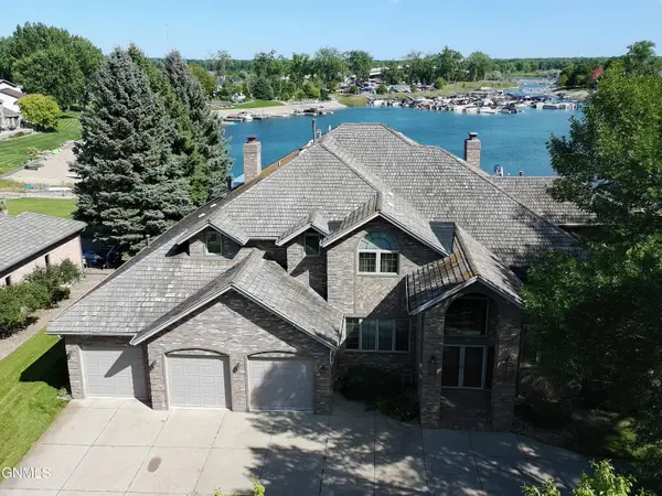 3104 46th Avenue Se, Mandan, ND 58554
