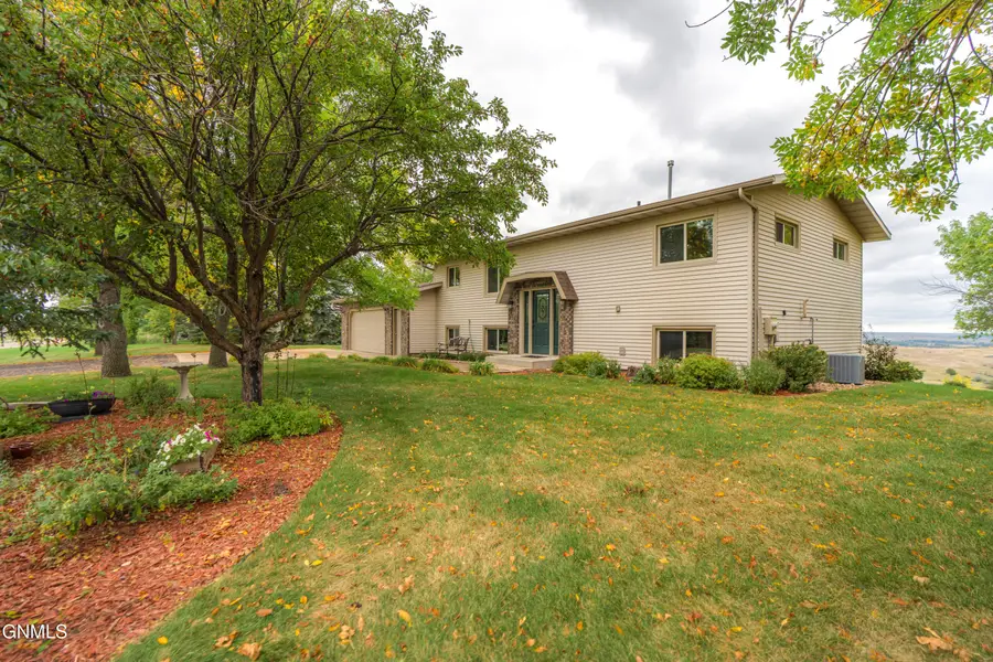 4104 Old Red Trail Nw, Mandan, ND 58554 - #2