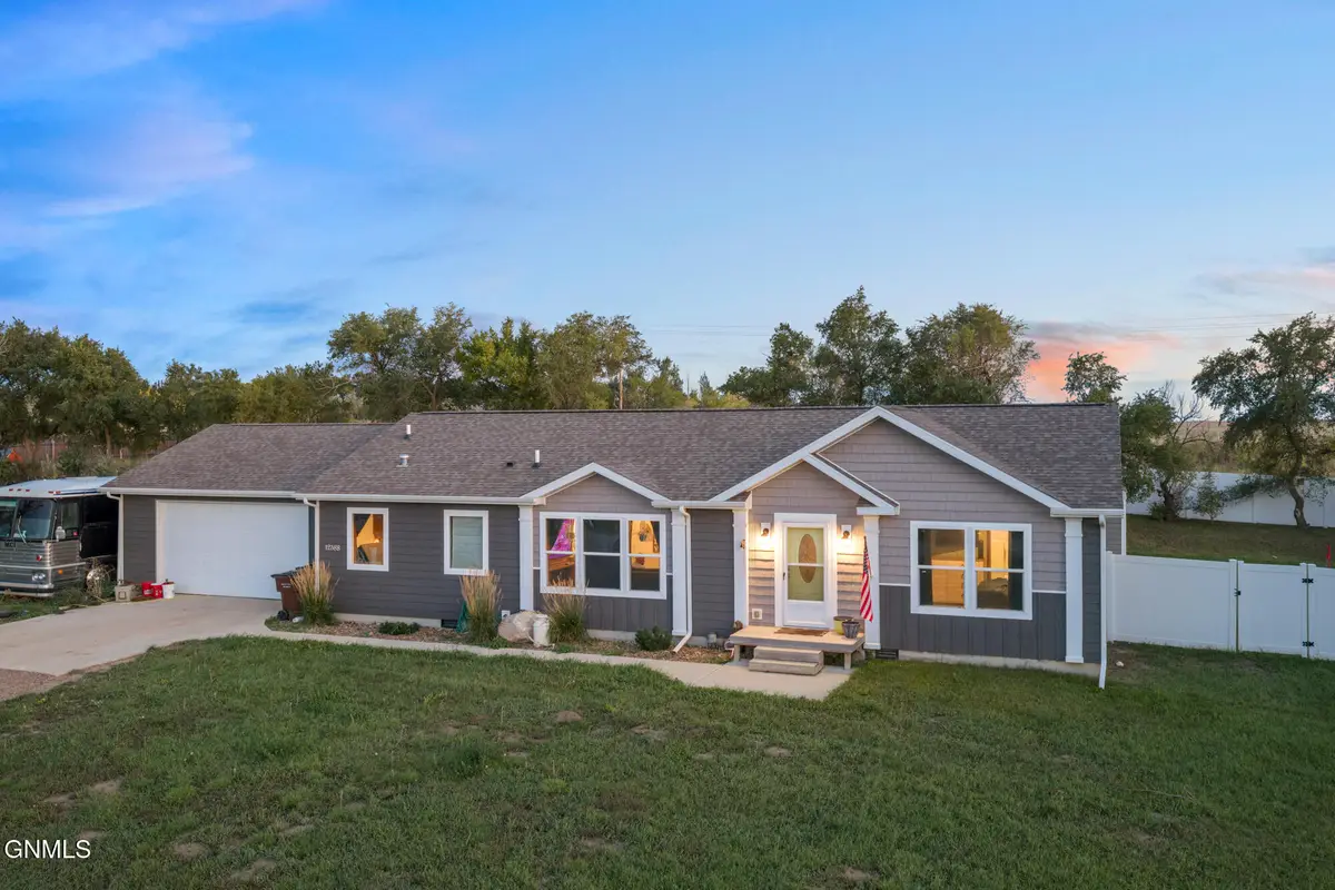 12588 32nd A Street Nw, Watford City, ND 58854 - #1