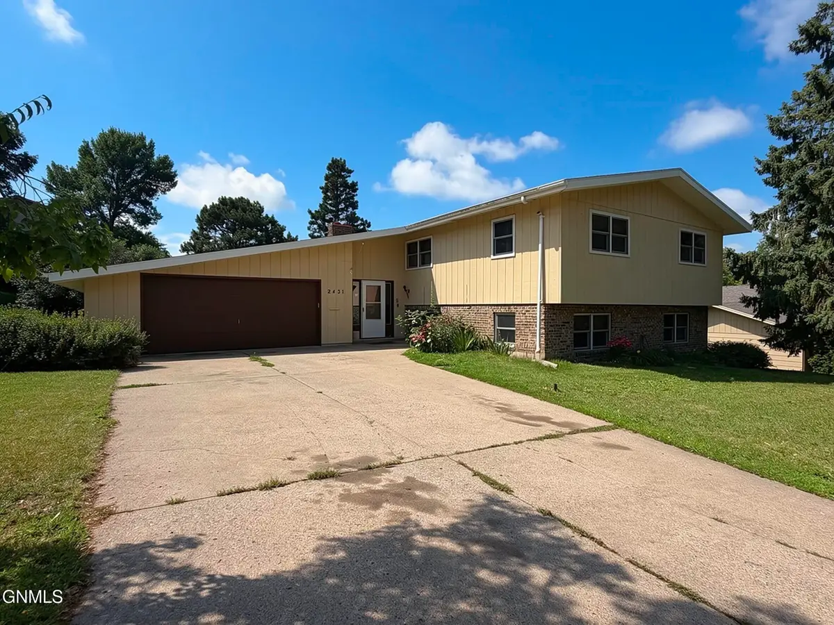 2431 E Boulevard Avenue, Bismarck, ND 58501 - #1