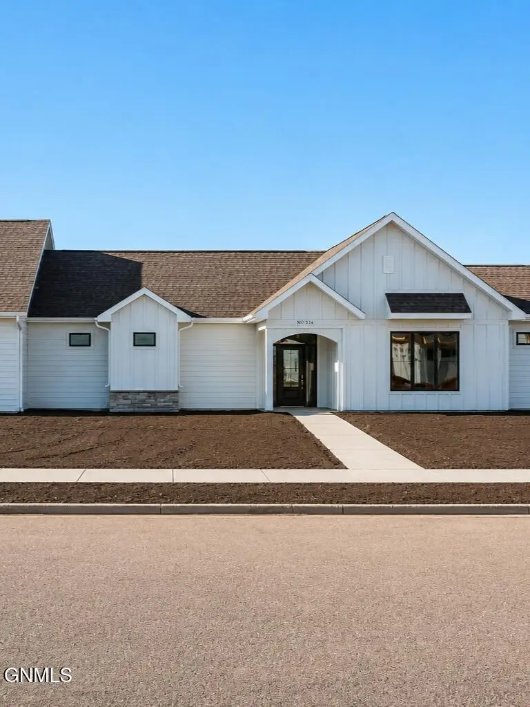 314 Lennox Drive, Bismarck, ND 58504 - #2