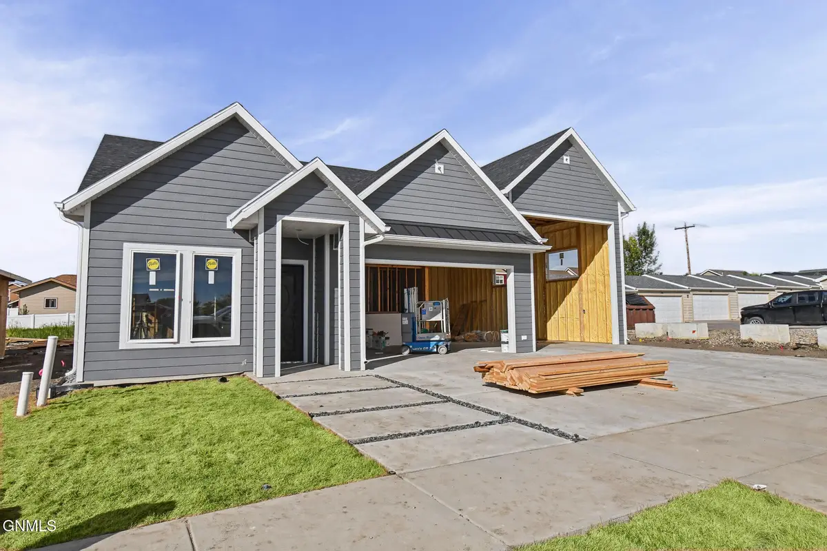 2323 25th Avenue W, Williston, ND 58801 - #1