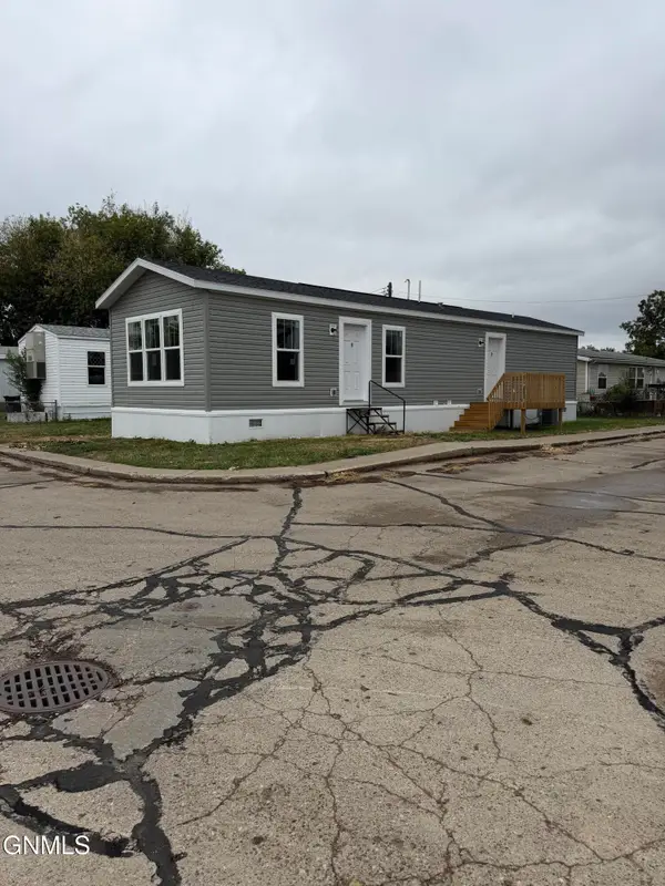 703 6th Avenue Se #C1, Mandan, ND 58554