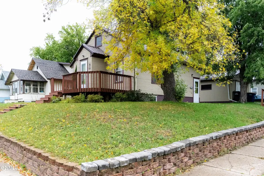 721 4th Avenue Se, Jamestown, ND 58401 - #2