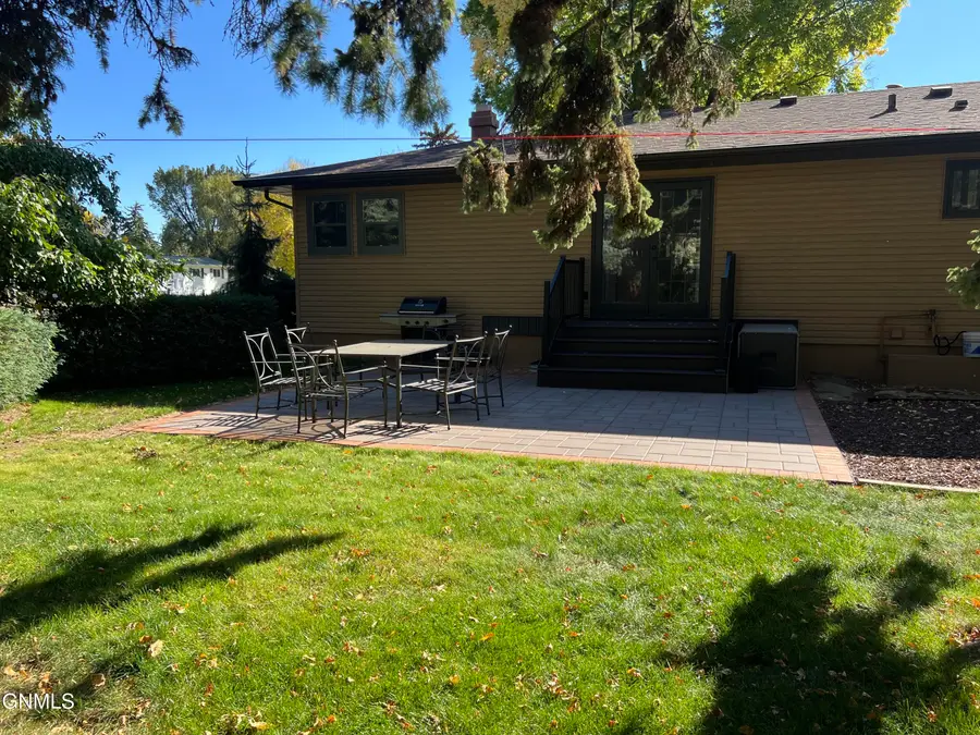 904 Owens Avenue W, Bismarck, ND 58501 - #2