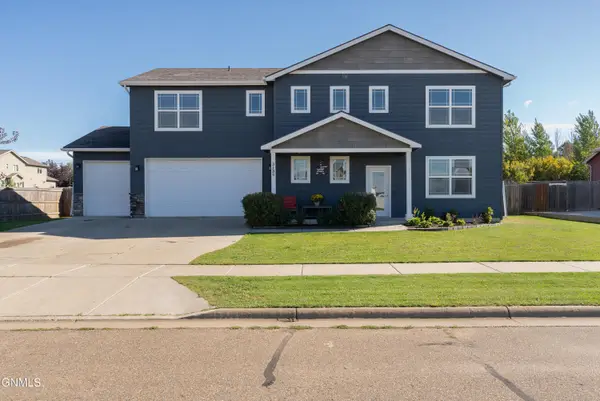 3136 12th Avenue W, Dickinson, ND 58601