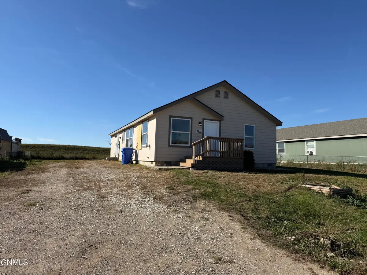 5615 Border Avenue, Williston, ND 58801 - #1