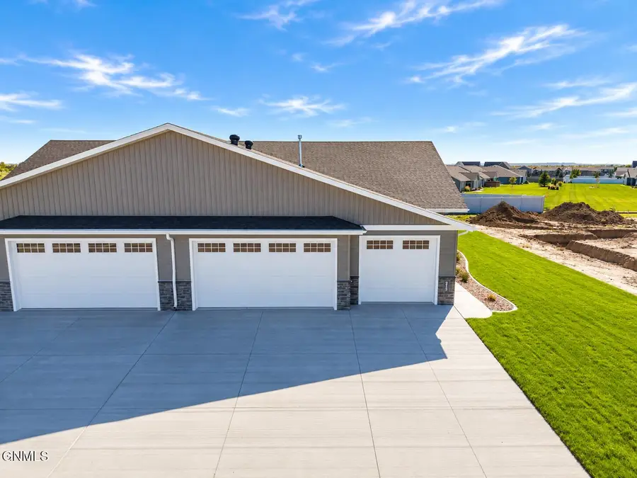 213 Kamrose Drive, Bismarck, ND 58504 - #2