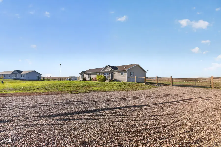 3223 125y Avenue Nw, Watford City, ND 58854 - #2