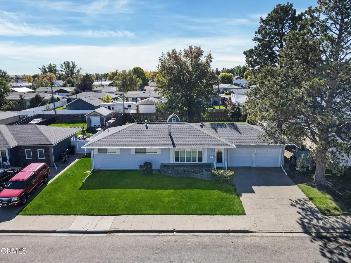 729 16th Street W, Williston, ND 58801 - #1