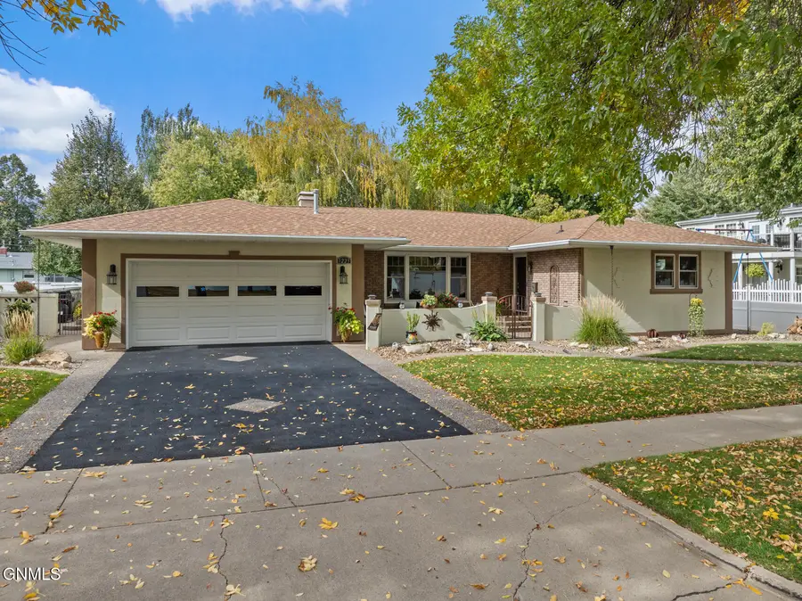 1223 University Avenue, Williston, ND 58801 - #3