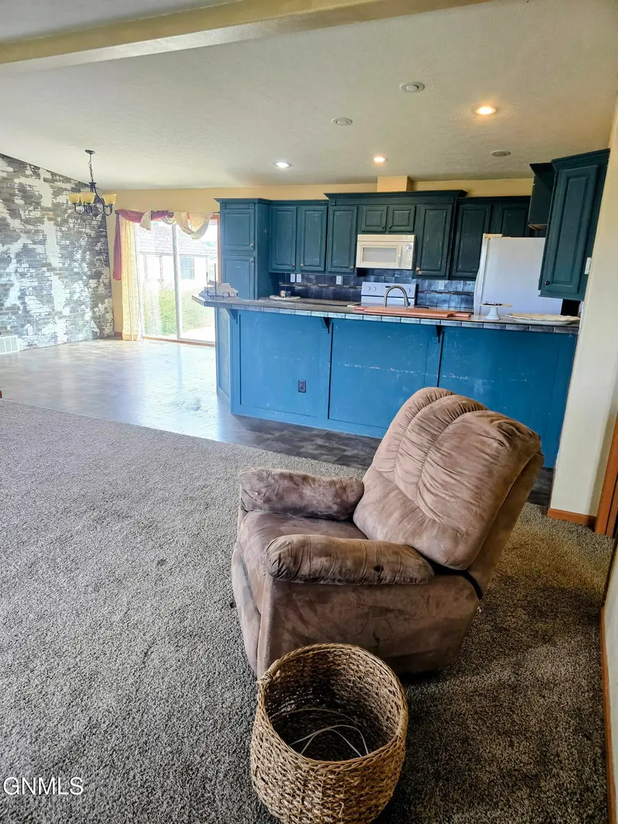 3248 125y Avenue Nw, Watford City, ND 58854 - #3