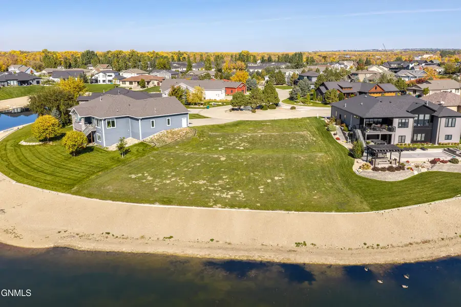 3855 Poseidon Loop, Bismarck, ND 58504 - #3