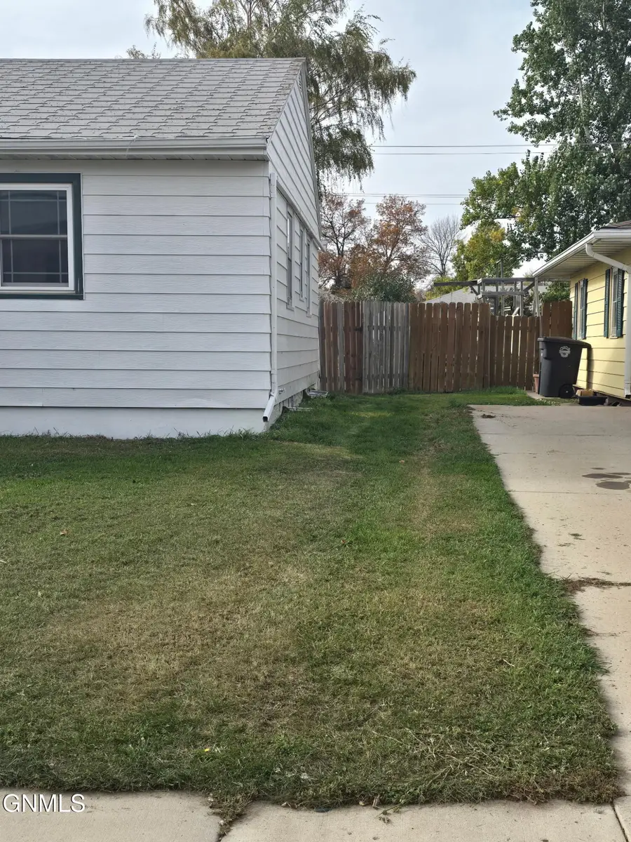 302 N Benson Street, Tioga, ND 58852 - #3