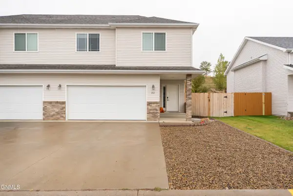 212 8th Street Nw, Watford City, ND 58854