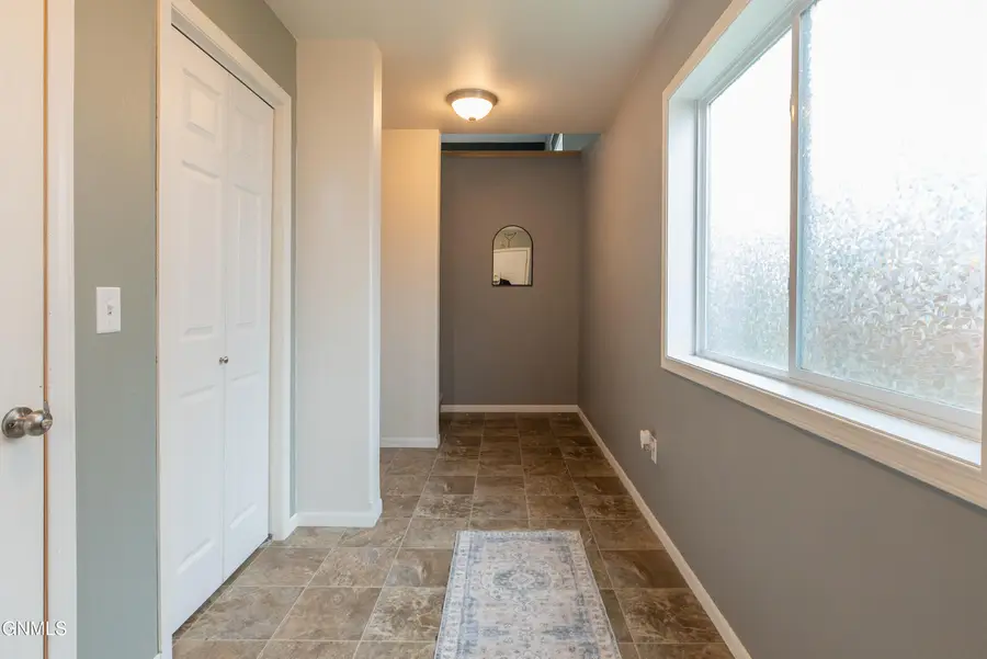 212 8th Street Nw, Watford City, ND 58854 - #3
