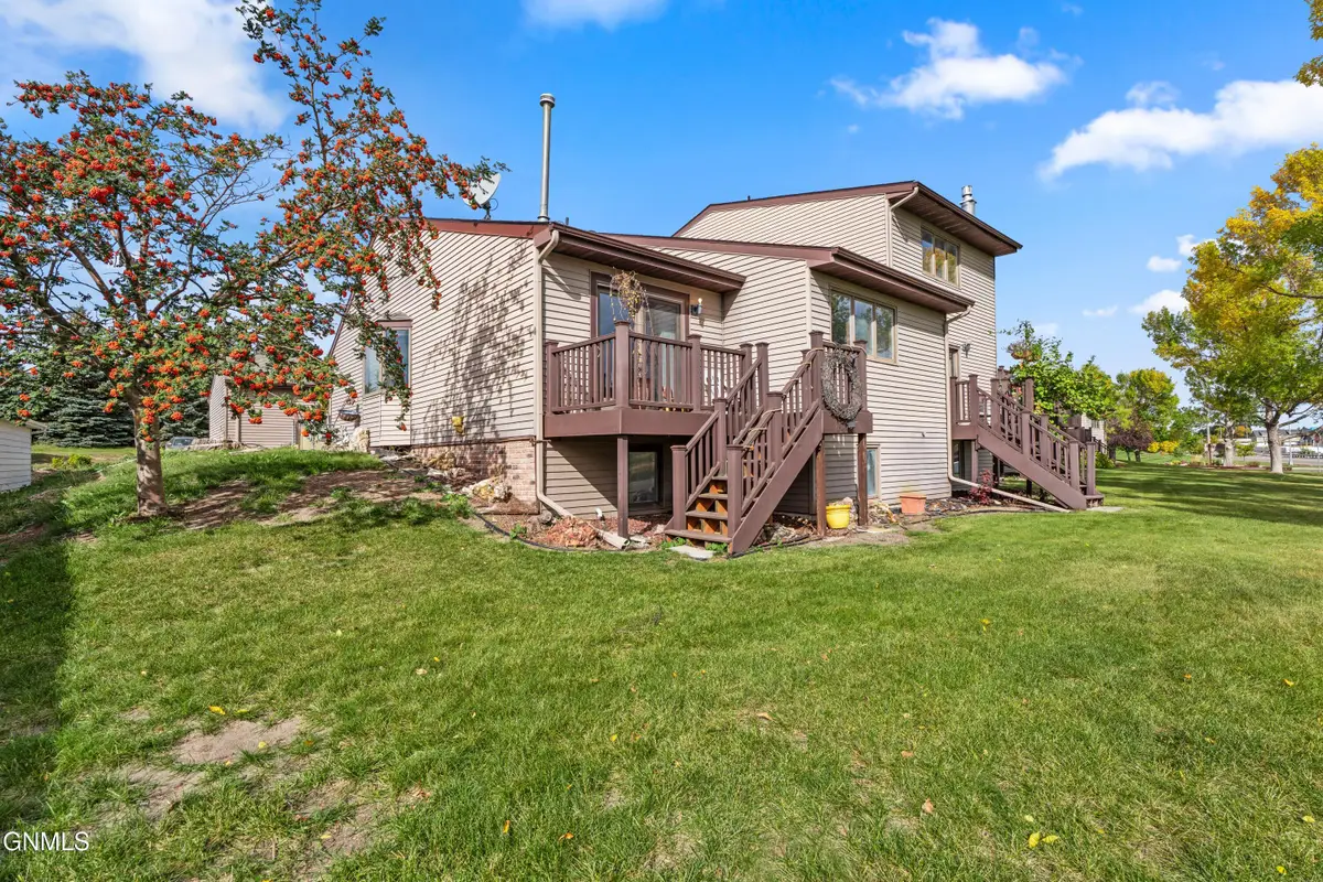 2116 E Dakota Parkway #6, Williston, ND 58801 - #1