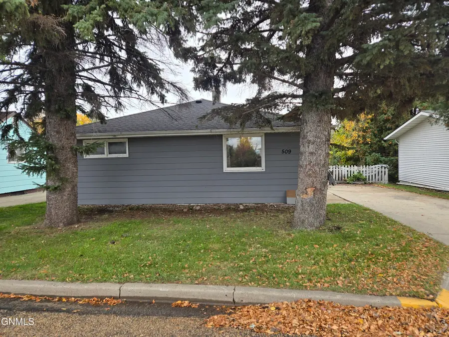 509 2nd Avenue Nw, Ashley, ND 58413 - #3