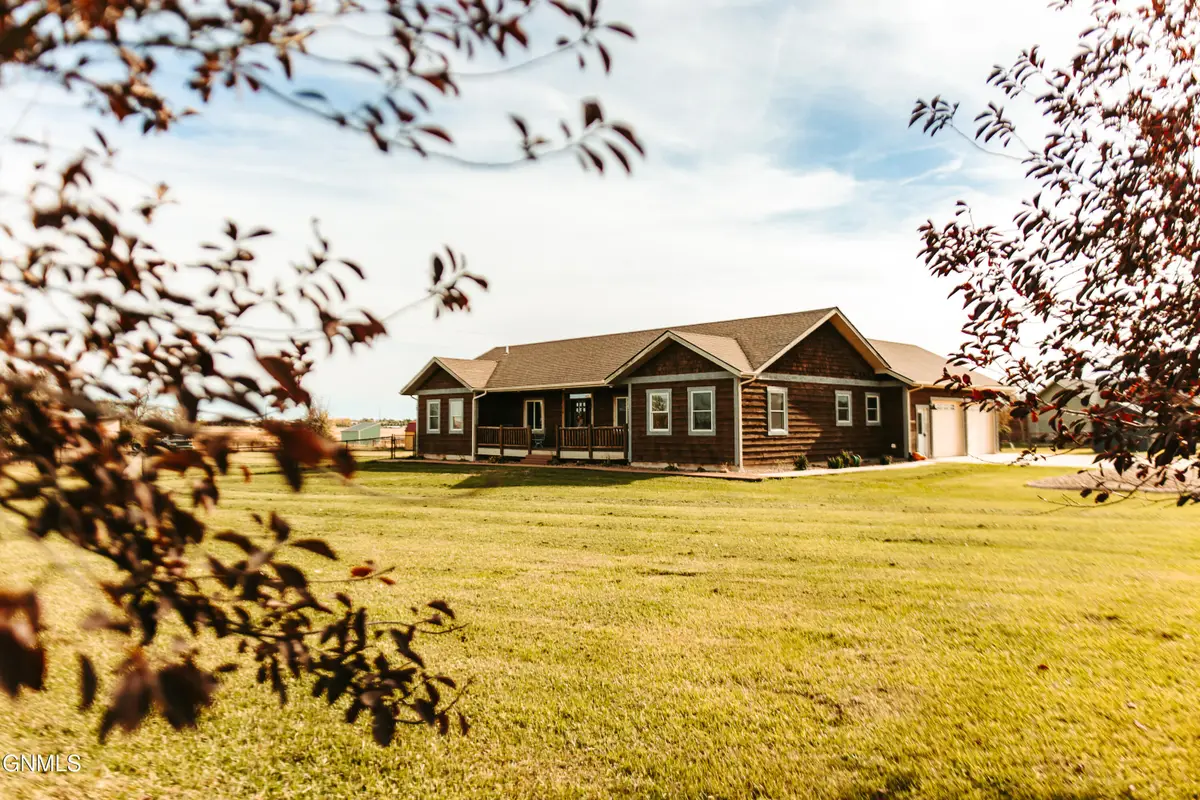 505 17th Avenue Ne, Watford City, ND 58854 - #1