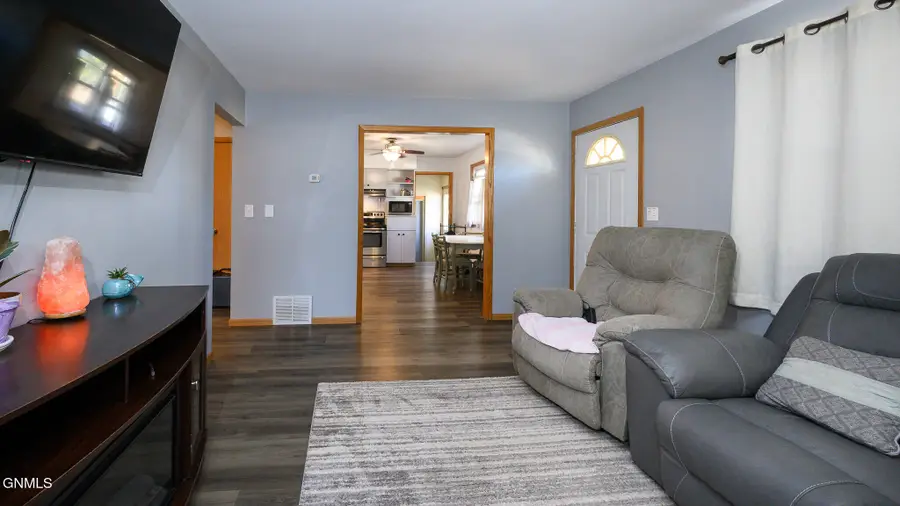 909 1st Street Se, Mandan, ND 58554 - #3