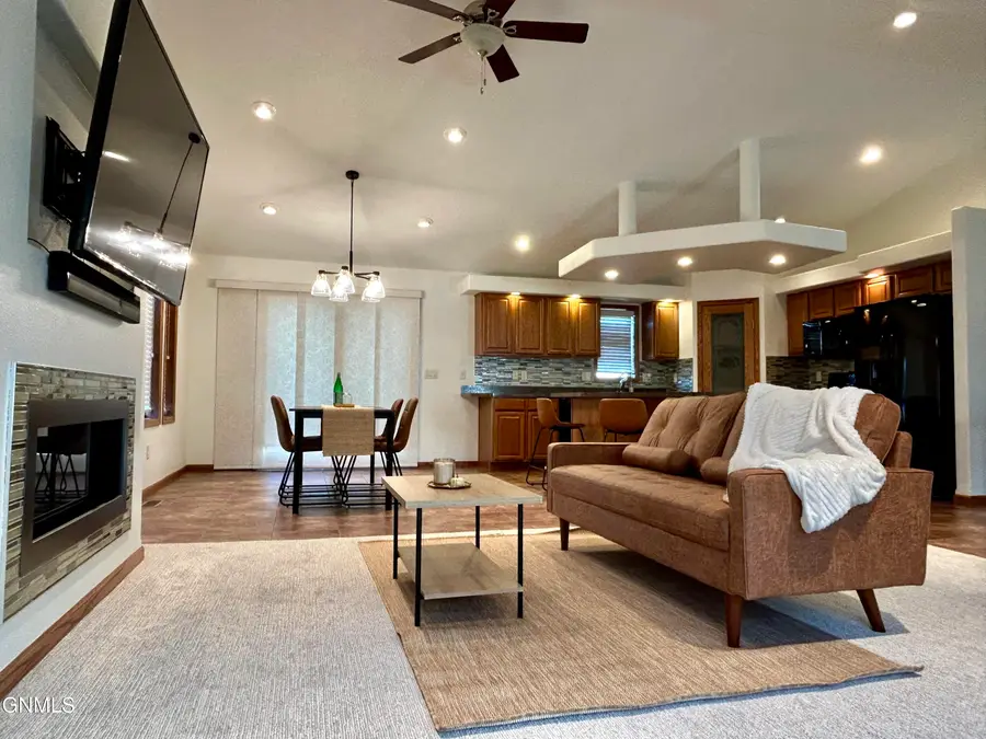 2109 Bridgeview Court Se, Mandan, ND 58554 - #3