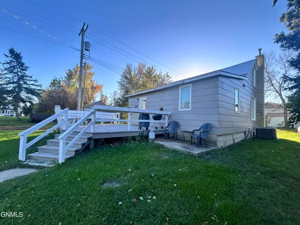 309 2nd Avenue N, Ellendale, ND 58436