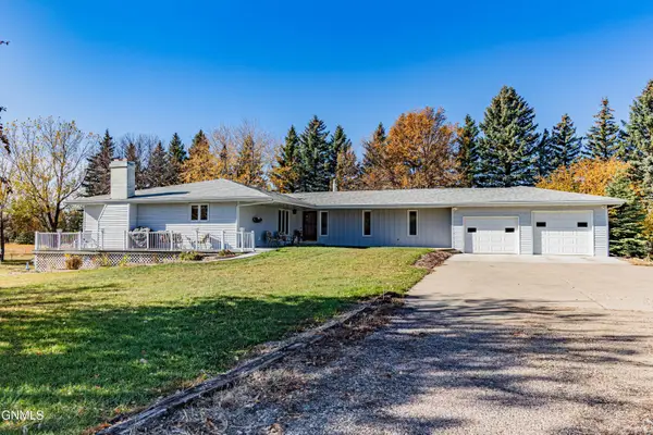 511 64th Avenue Nw, Bismarck, ND 58503