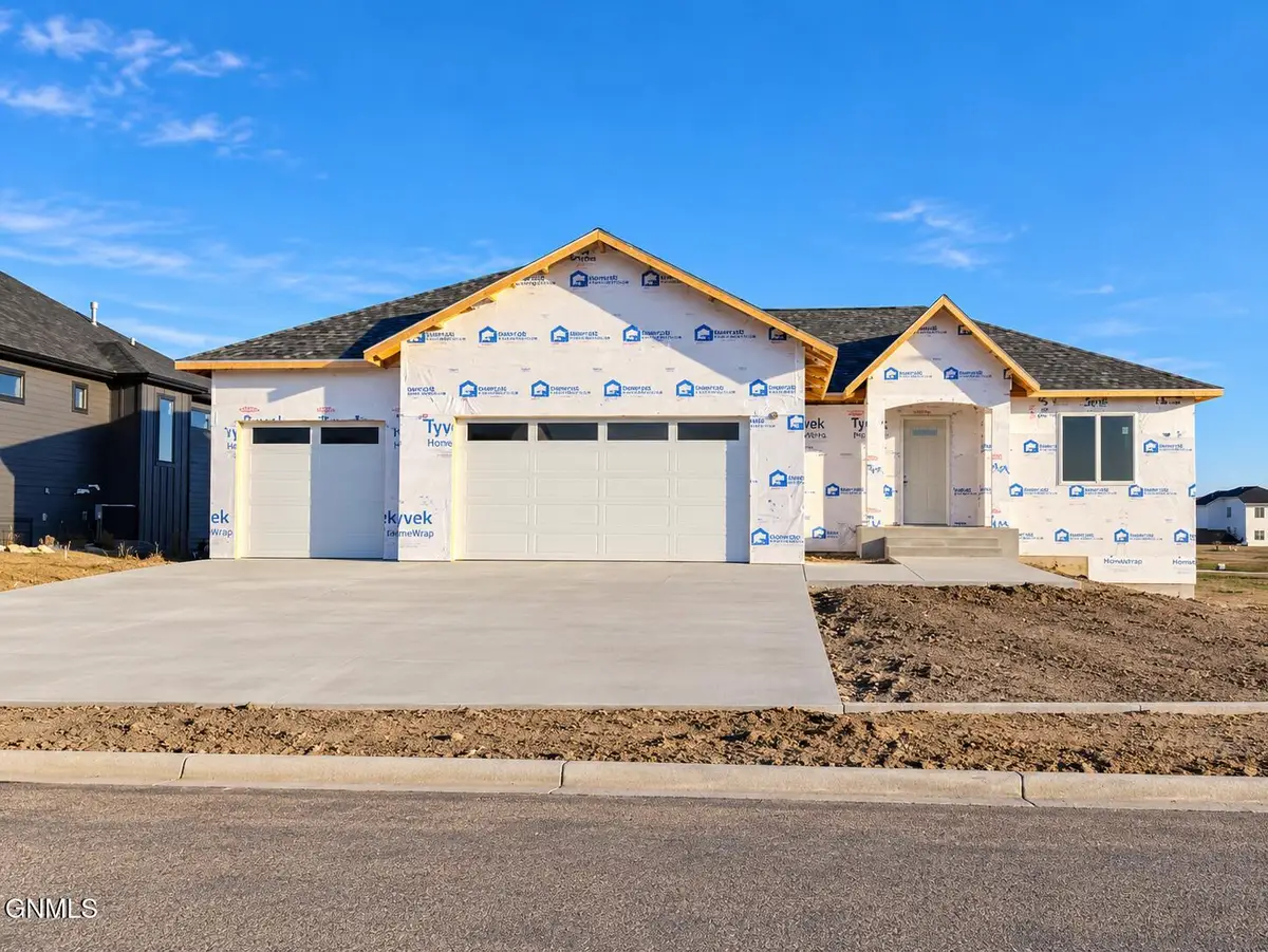5722 Davies Drive, Bismarck, ND 58503 - #1