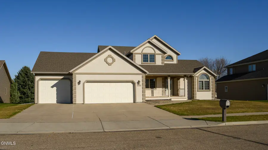 800 Saddle Ridge Road, Bismarck, ND 58503 - #3
