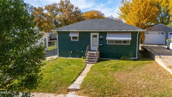 1506 13th Street N, Bismarck, ND 58501