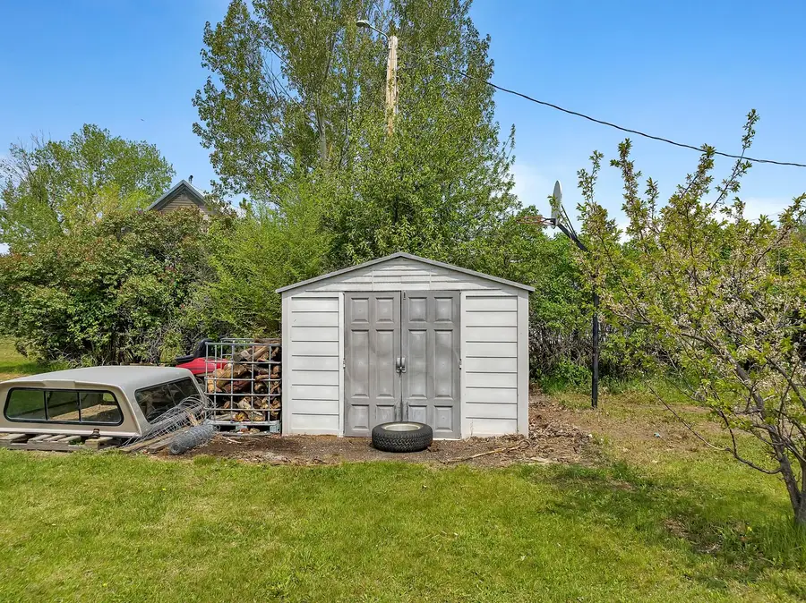 202 3rd Avenue NW, Kenmare, ND 58746 - Image #3